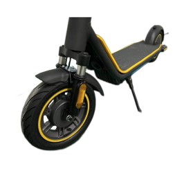 Ηλεκτρικό πατίνι αναδιπλούμενο με εφαρμογη Bluetooth και βάρους 18.5kg TOMINI